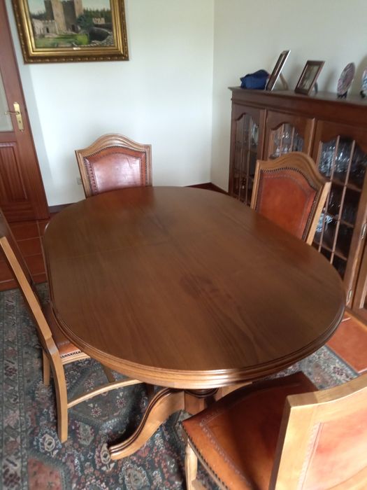 Mesa em Madeira com 6 cadeiras