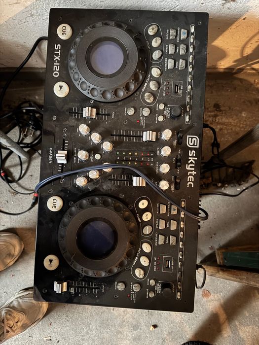 Zestaw Nagłośnienie PRO, Yamaha EMX, Wharfedale 2x15, Mikrofony