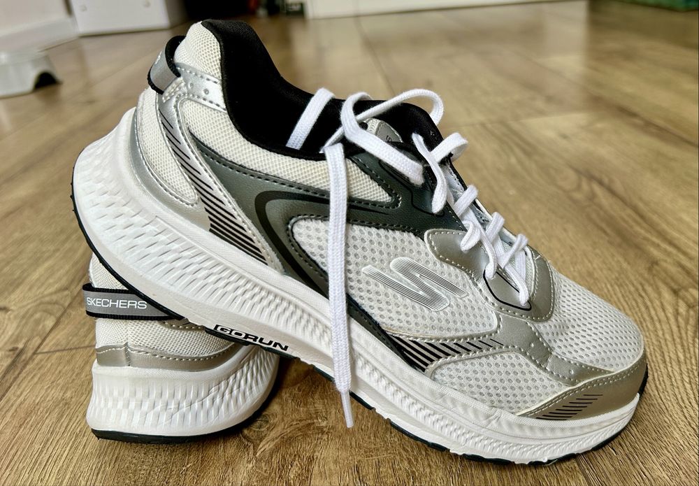 Buty sportowe Skechers młodzieżowe/damskie rozm. 37, dł. wkladki 23,5