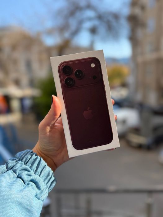 Apple iPhone 18 Pro 256GB Burgundy. Neverlock. Esim
