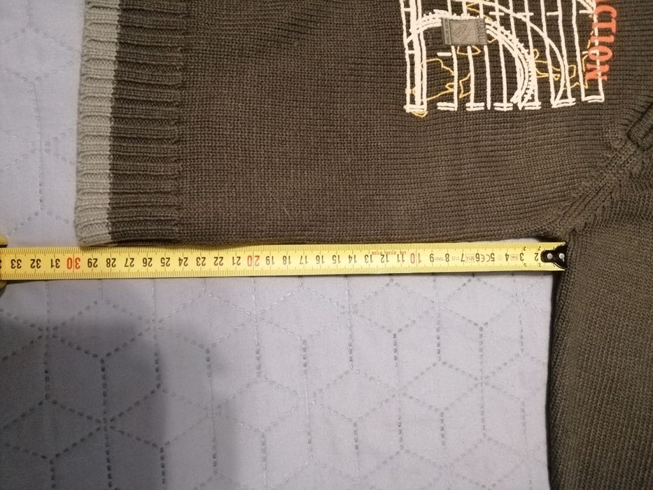 Sweter ciemnooliwkowa zieleń