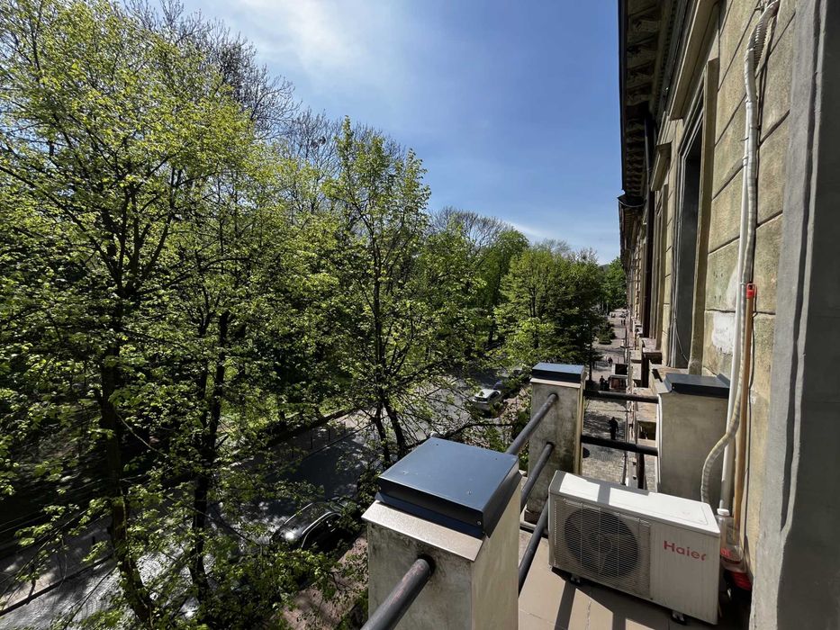 Продаж 1-кім квартири по вул. Листопадового Чину. Парк Франка