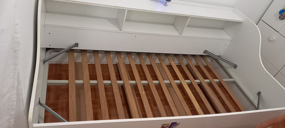 Cama de solteiro com gavetão