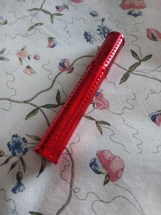 Givenchy Volume Disturbia64283586676225120