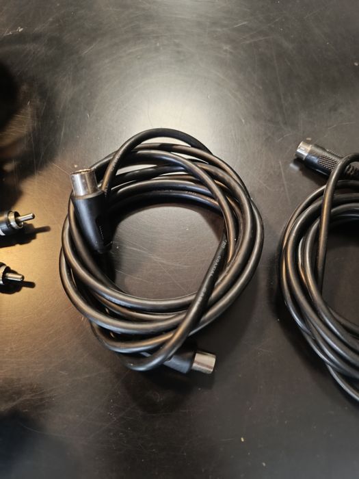 Cabos diversos de TV e som64284337081473123