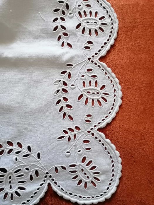 Lençol em linho caseiro com mais de 150 anos
