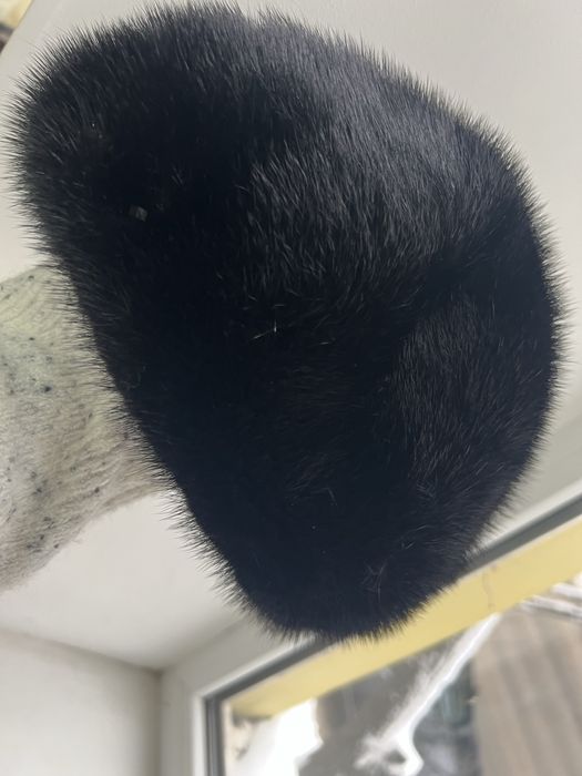 Берет норковий чорний