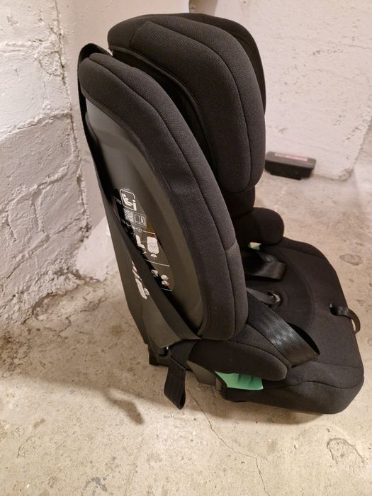 Fotelik samochodowy w pełni regulowany Isofix stan jak nowy
