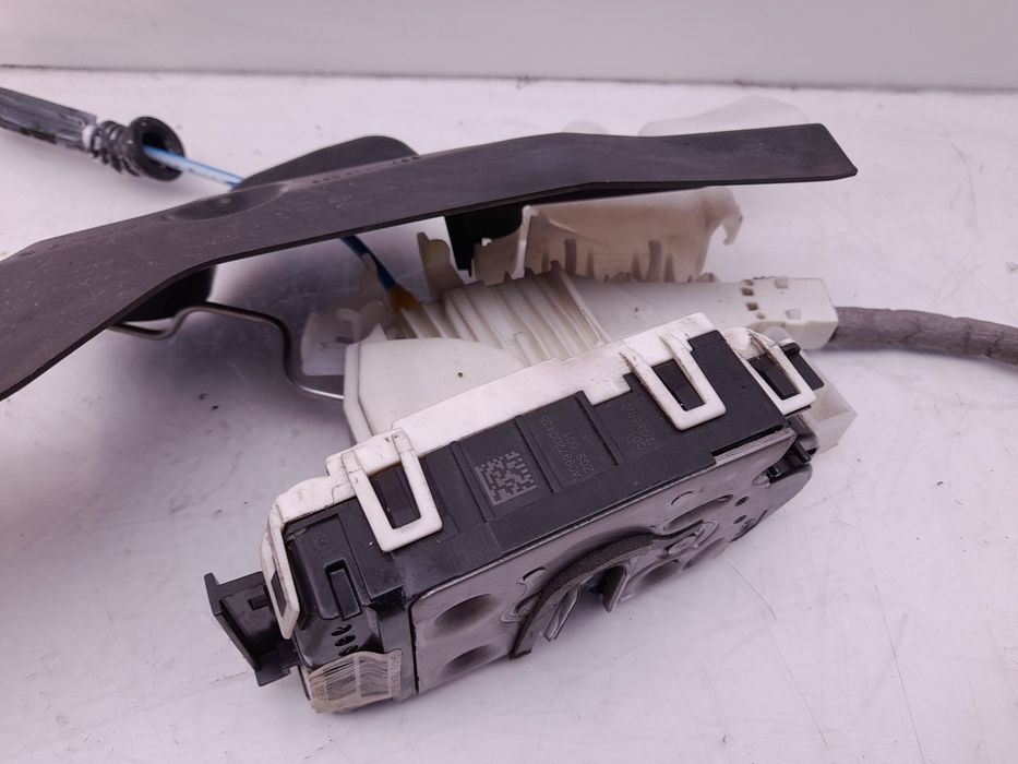 Fechadura / fecho porta frente direito MERCEDES-BENZ Classe E (W212)