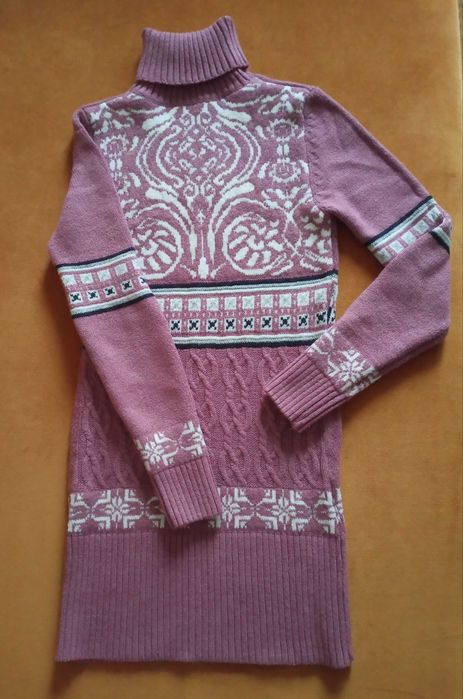 Жіночий довгий светр