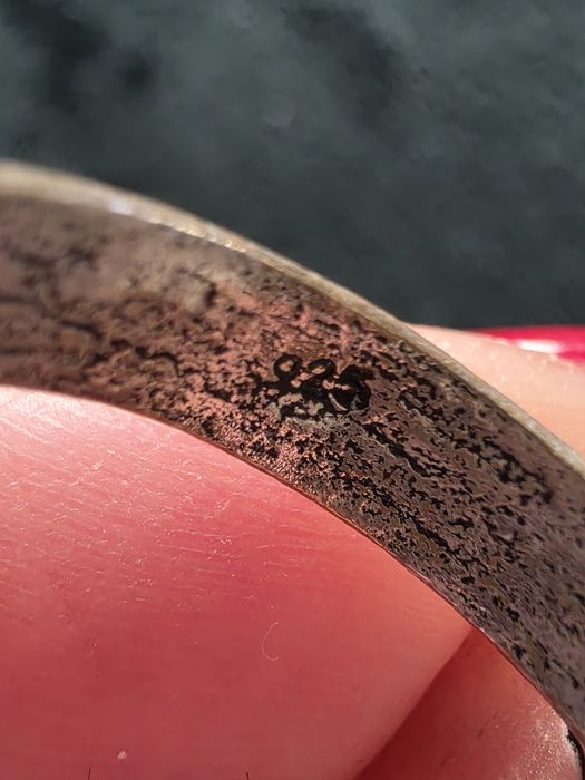 Okazały pierścionek z kamieniem