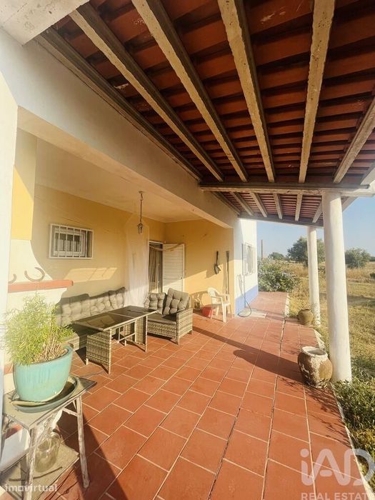 Propriedade T4 em Ferreira do Alentejo e Canhestros de 78000,00 m2