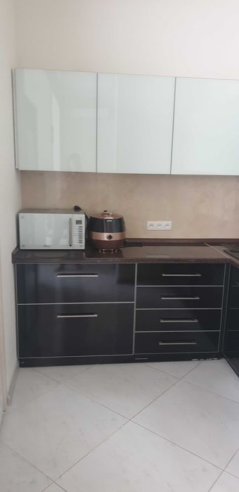 Продам квартиру в центрі, з великим простором, ремонтом,  паркомісце