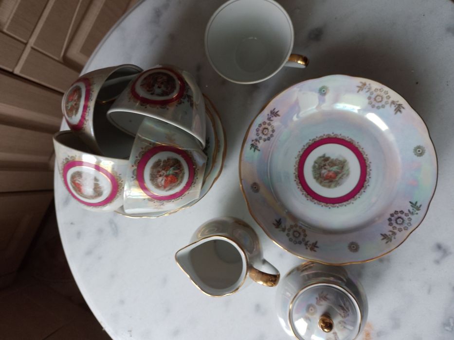 Посуд сервізів "Мадонна"