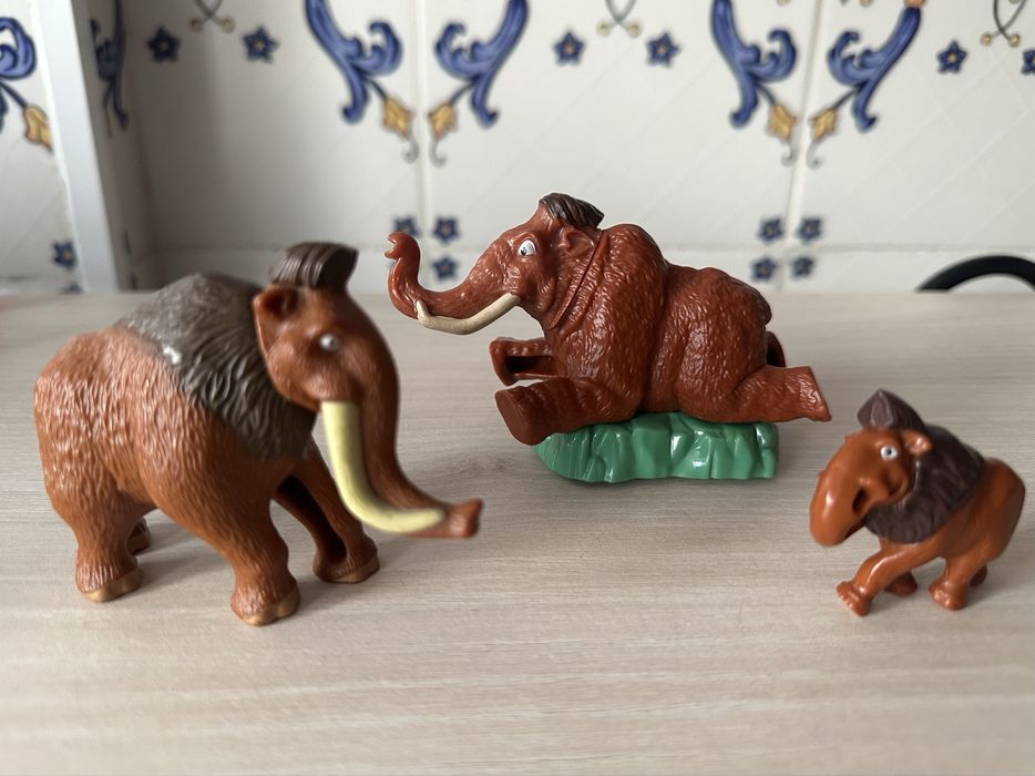 Idade do gelo filme pinguins madagascar disney mcdonalds happy meal