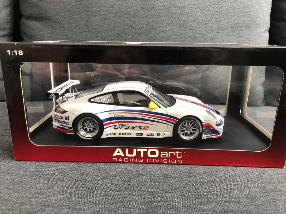 1:18 AutoArt Porsche 911 997 GT3 RSR Presentation Racing Division