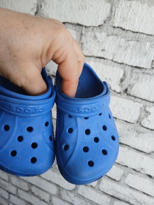 Оригінальні дитячі крокси Crocs, розмір C6/C7 (22-23)