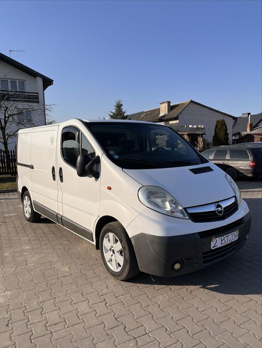 Opel Vivaro 2.0 cdti klima 3 osoby