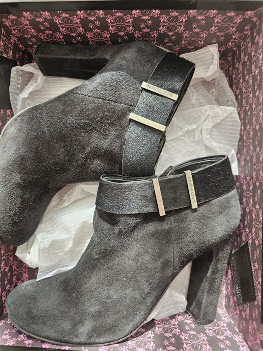 Замшевые ботинки