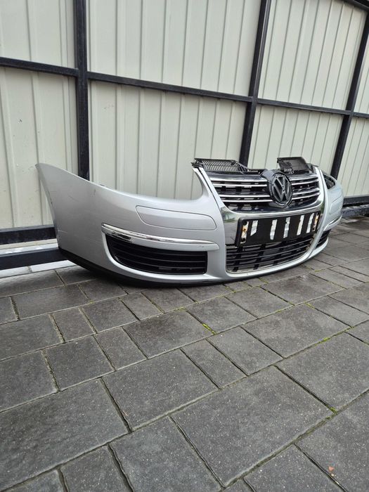 Zderzak przód przedni VW GOLF V kombi JETTA rok 08 kod lak LA7W
