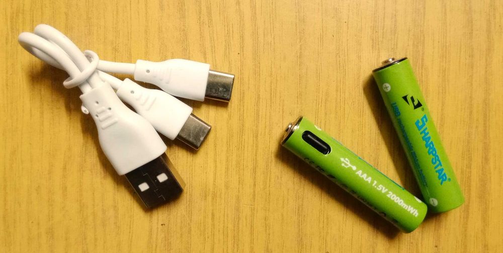2x Rechargeable AAA USB Batteries437156536858060802