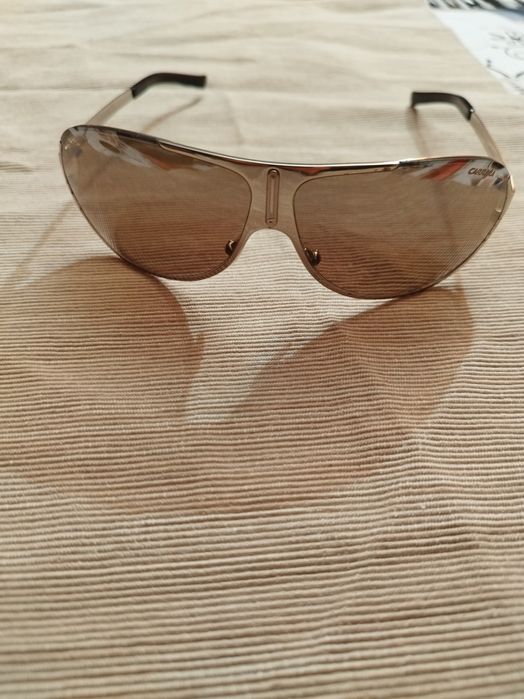 vendo óculos  de sol Carrera originais em bom estado.