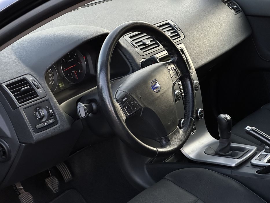 Volvo V50 2009рік 1.6дизель не фарбована