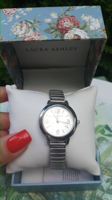 Часы женские Laura Ashley  новые