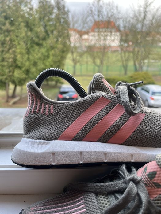 Buty Adidas Swit Run Modowe Stylowe