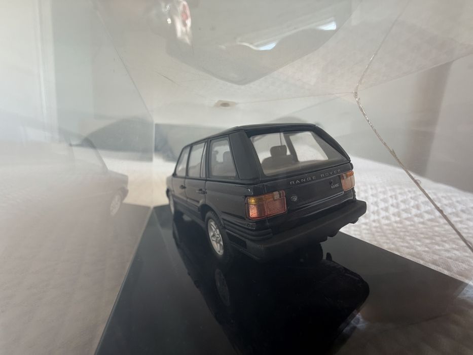 Miniatura Range Rover 4.6 HSE – Escala 1:43 – Preta | Coleção