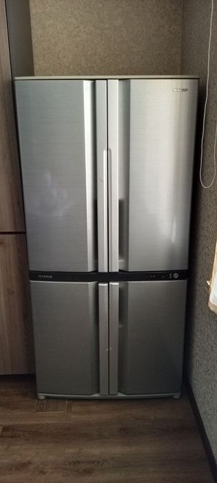 Холодильник двухдверный 4-камерный Sharp SJ-F77PC-SL