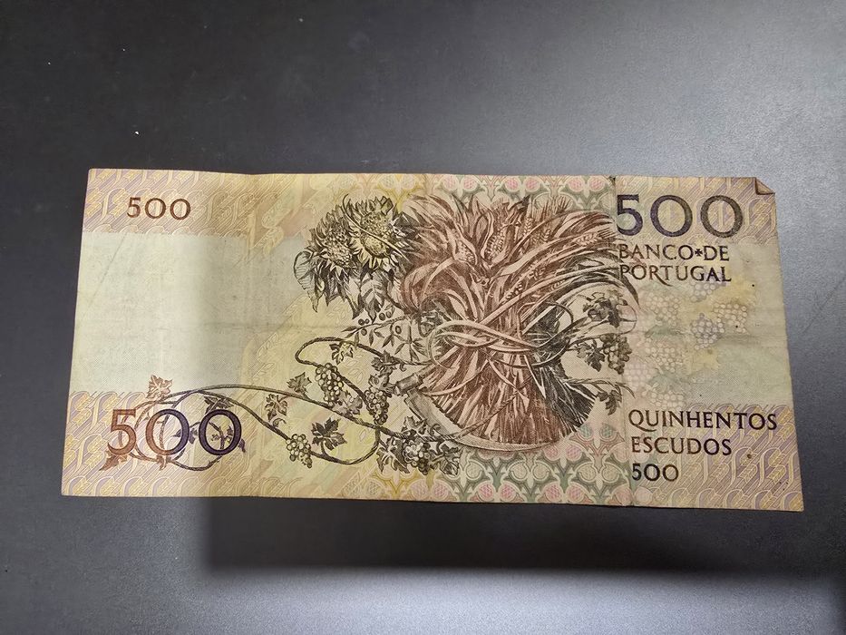 Notas de Escudo diversas