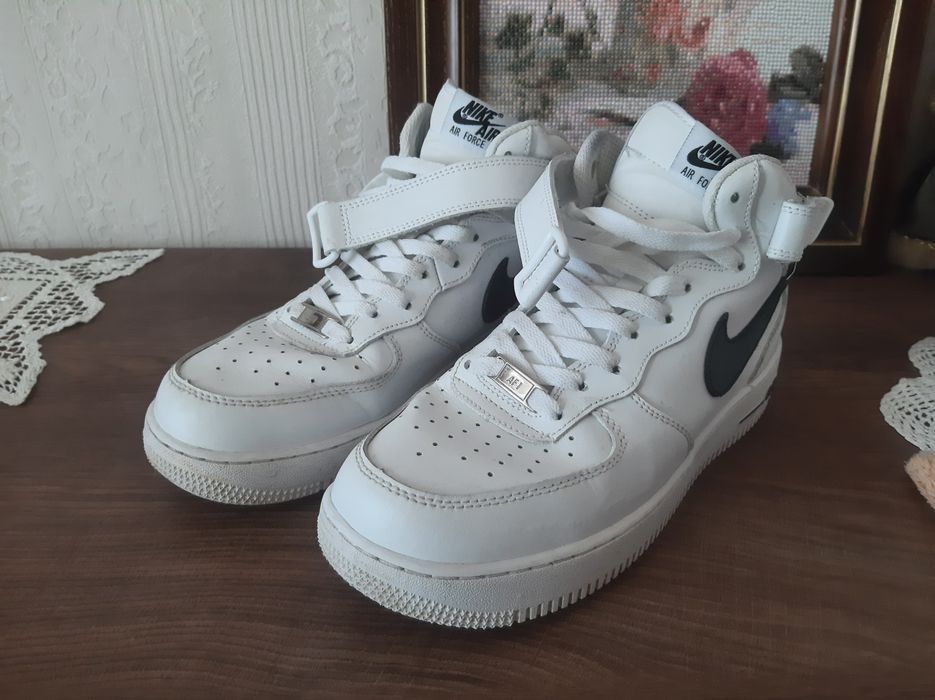 Кроссовки Nike Air Force 1 Mid White Black Winter Fur