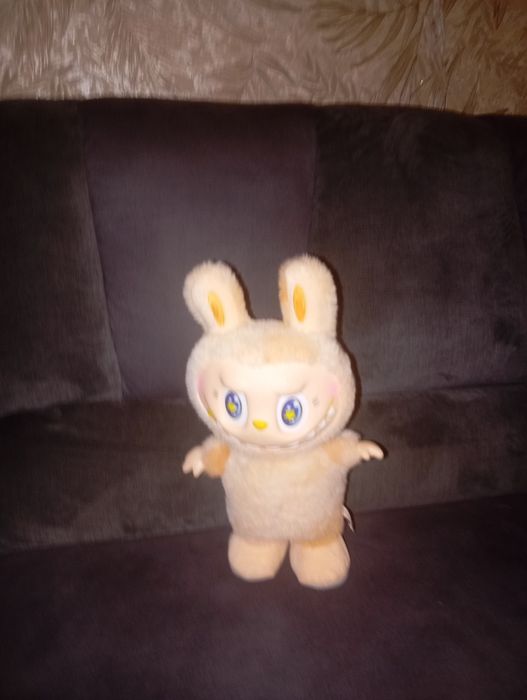 Продам лабубу яка ходить повторює