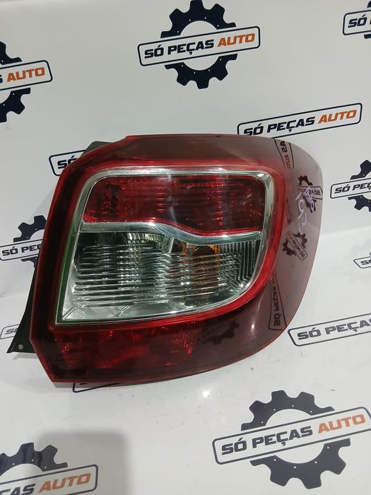 FAROLIM DIREITO BRANCA DACIA SANDERO STEPWAY 0.9TCE ANO: 2013