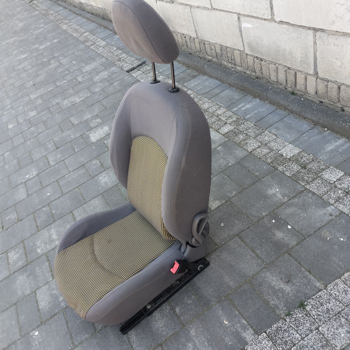 Fotele  Peugeot  206