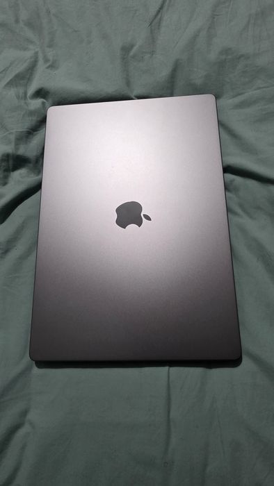 Macbook Pro 16" M1 MAX (32GPU) 64GB RAM, 4TB SSD