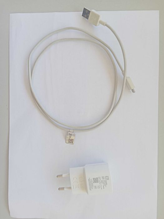 Carregador Telemóvel Branco