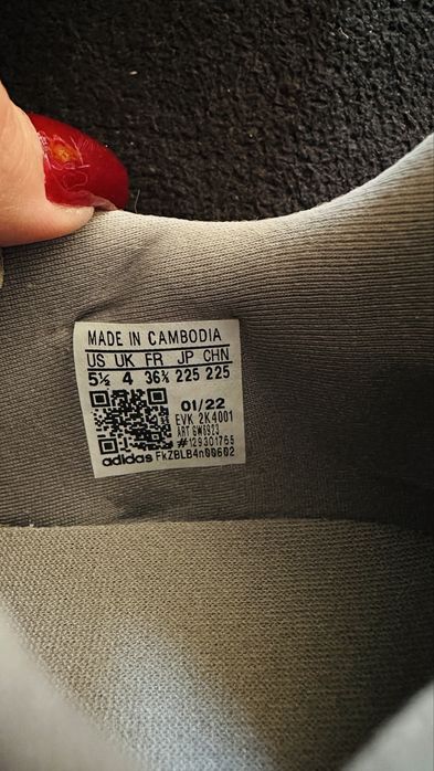 Buty sportowe asidas ozzewego damskie, rozm 36 2/8