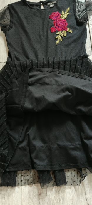 Czarna sukienka dziewczęca 152/158