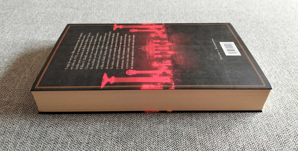 Livro "No Jardim dos Monstros" Erik Larson