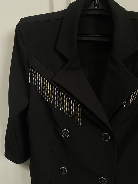 Продам жіночий стильний піджак з блисківками