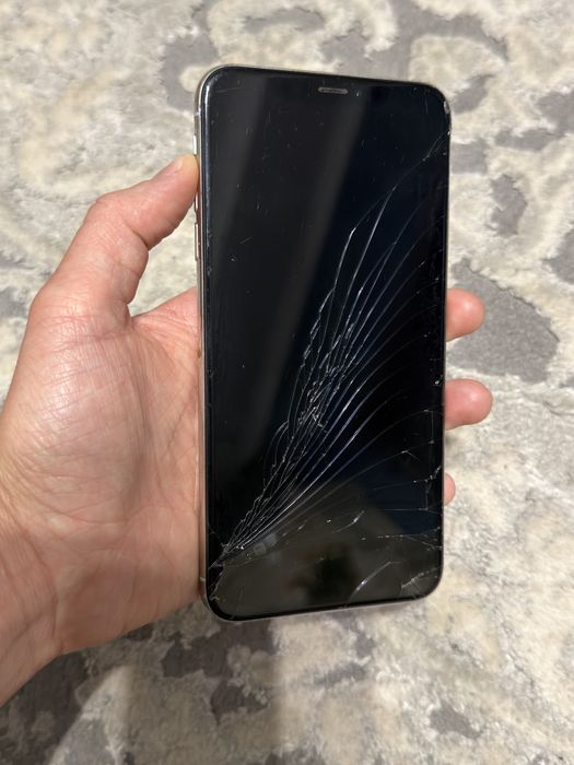 Мобільний телефон Apple iPhone X