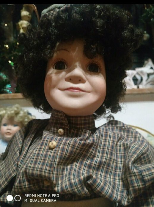 Фарфоровая кукла