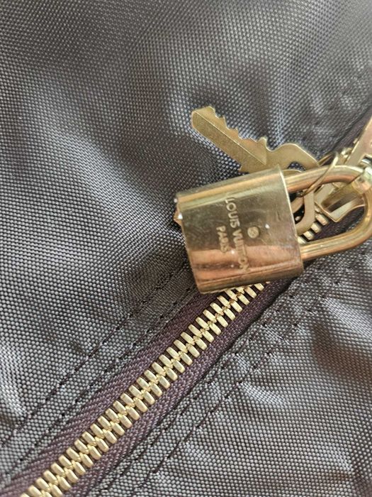 Porta fatos Louis Vuitton