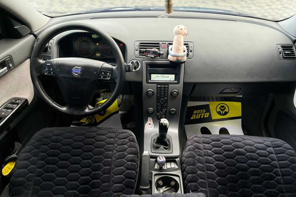Volvo V50 2004 року
