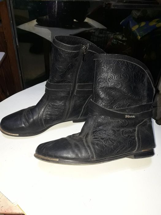 Женские зимние кожаные ботинки 38 раз.