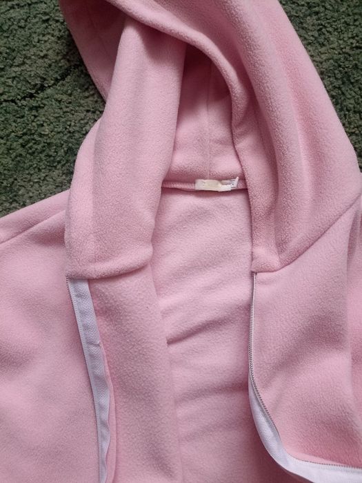 Жіночий спортивний костюм