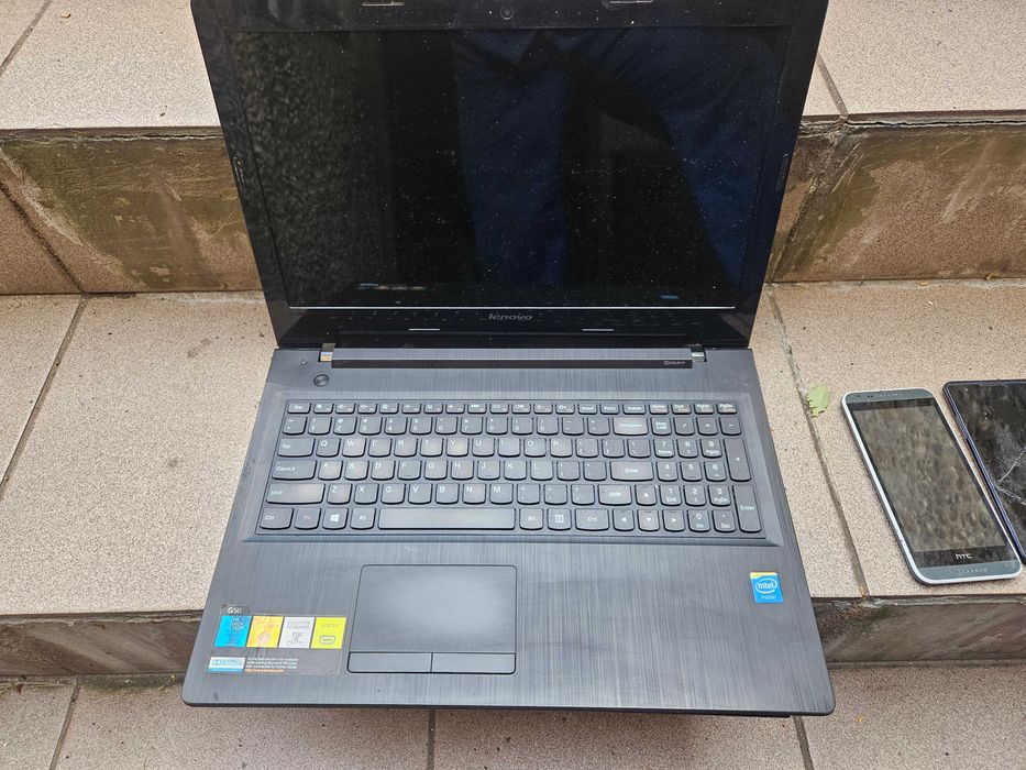 Tablet telefon komórkowy laptop 4 sztuki