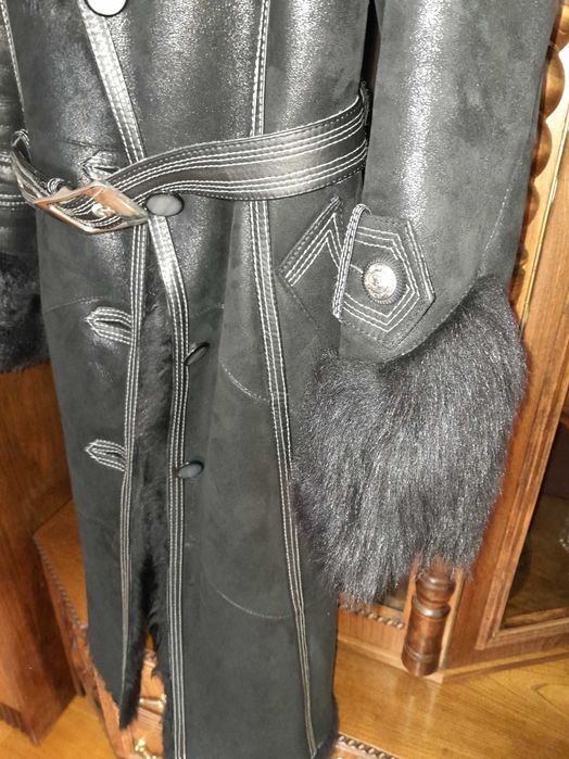 Kożuch damski czarny krysztalek